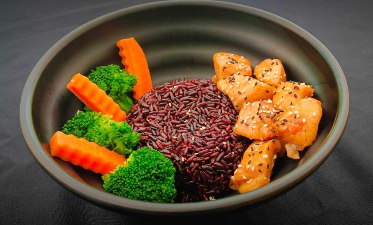 Le Resort And Villas Rawai Kültér fotó Black rice with salmon