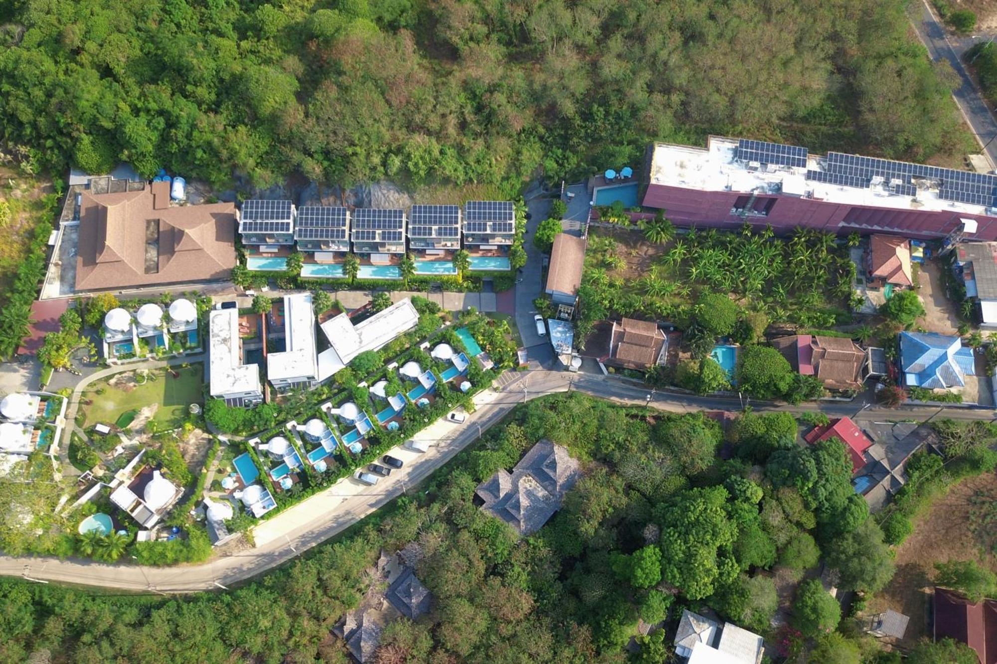 Le Resort And Villas Rawai Kültér fotó Aerial view of the village