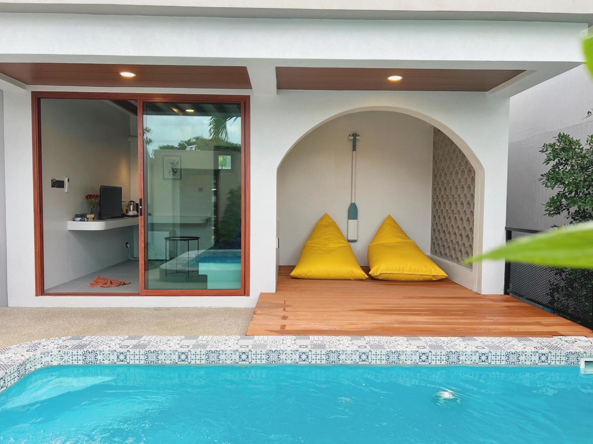 Le Resort And Villas Rawai Kültér fotó A pool villa in Thailand