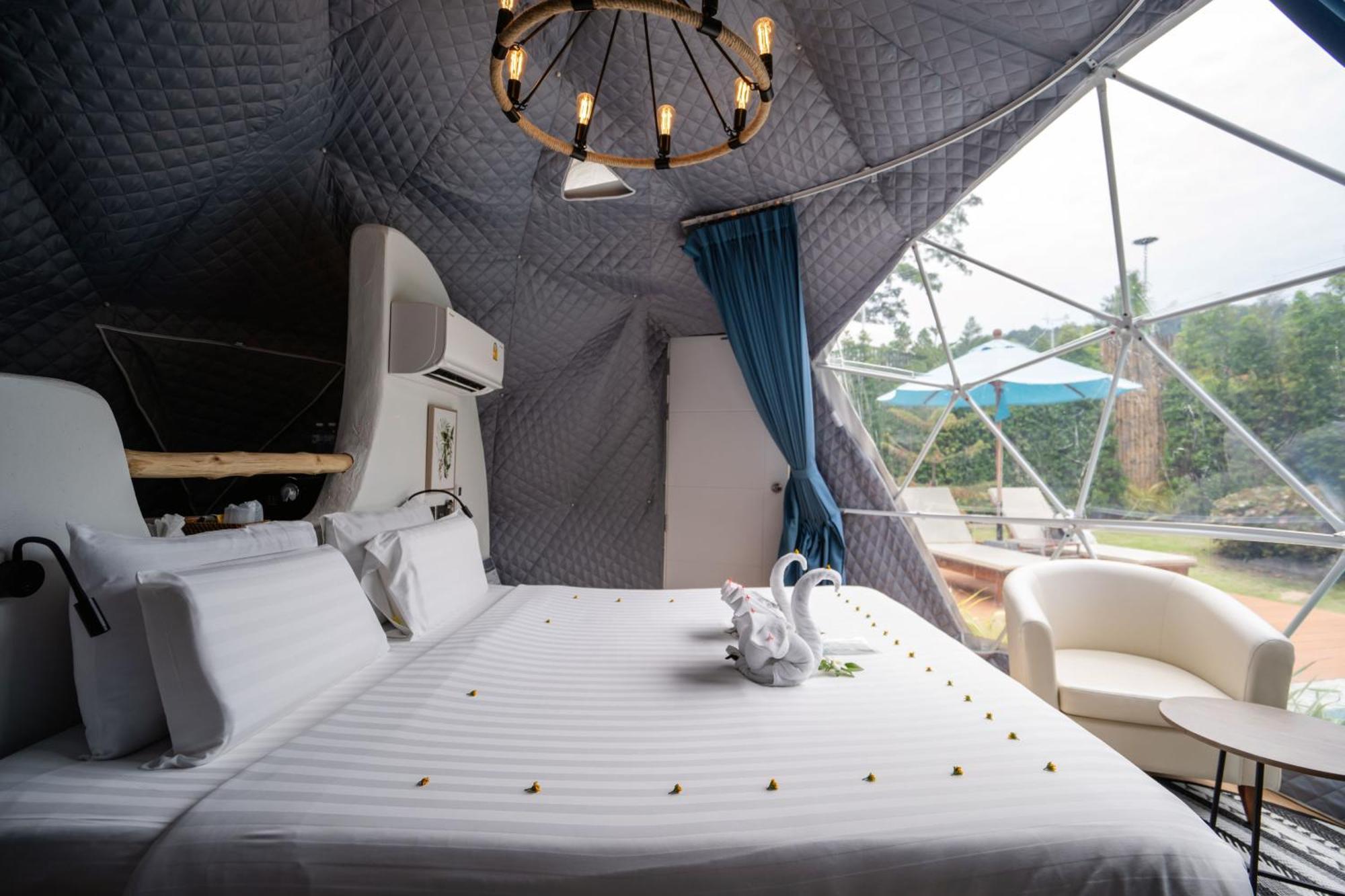 Le Resort And Villas Rawai Kültér fotó Interior of a glass dome