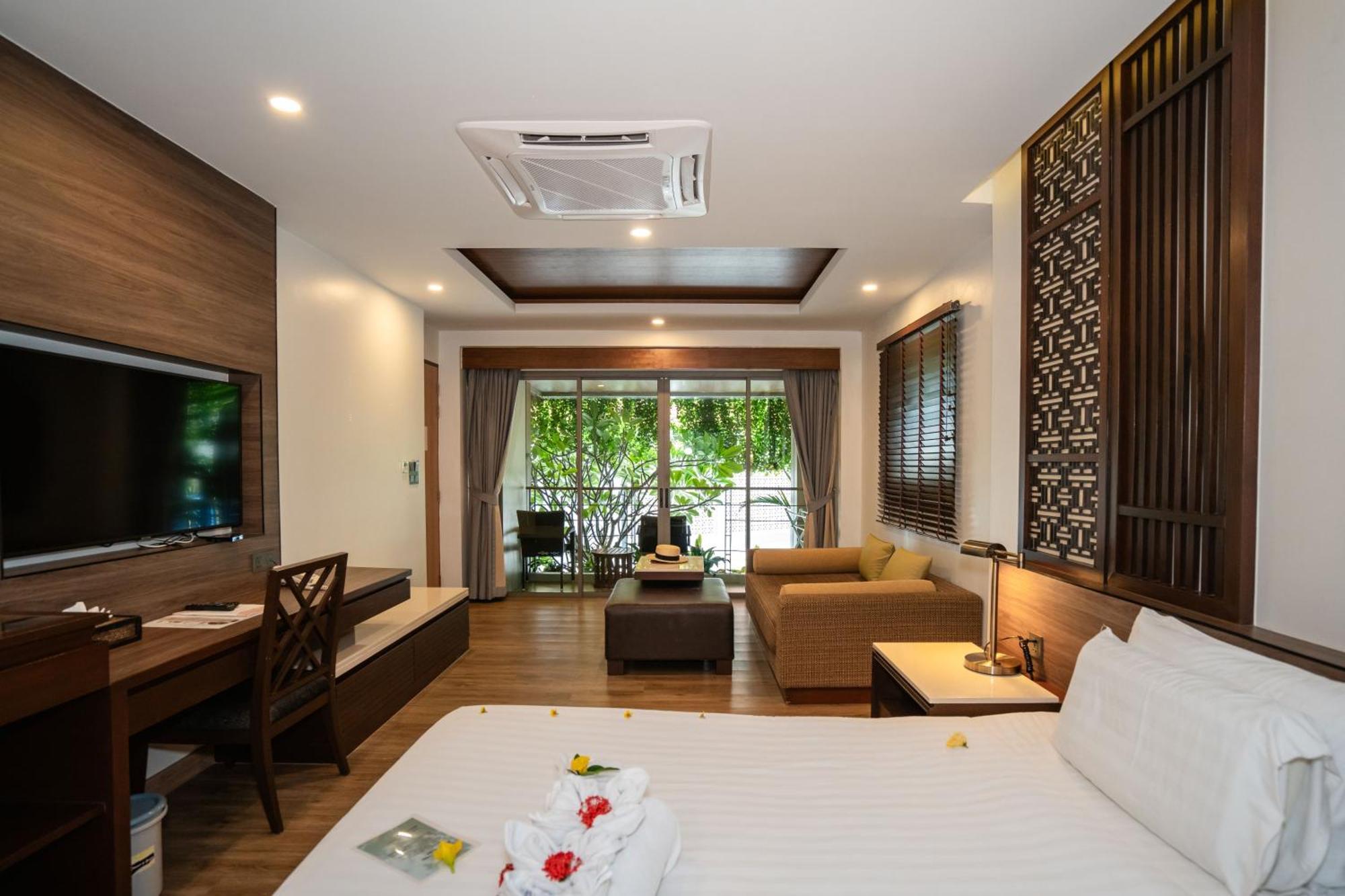 Le Resort And Villas Rawai Kültér fotó Deluxe Pool Access