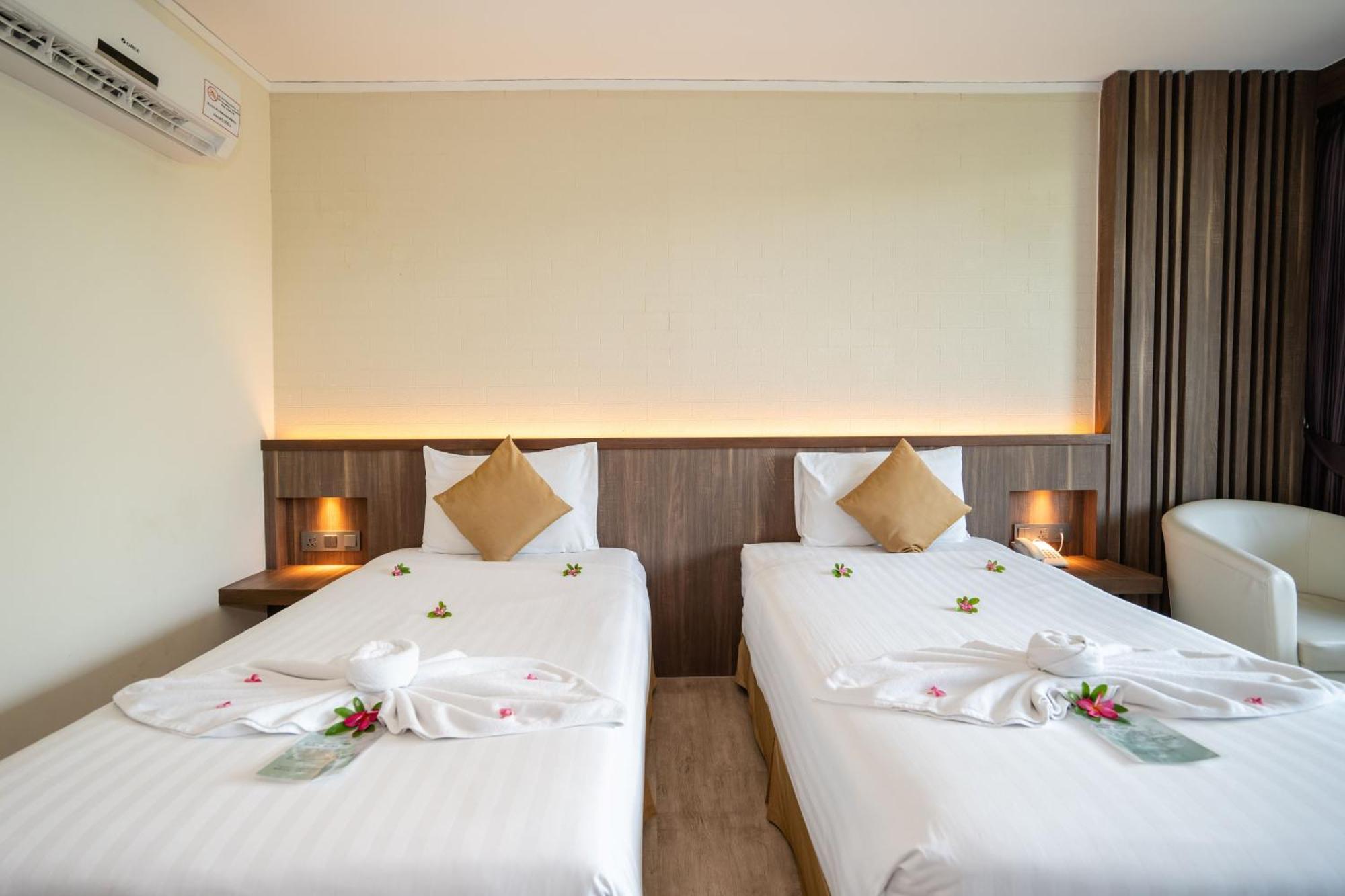 Le Resort And Villas Rawai Kültér fotó Deluxe Room